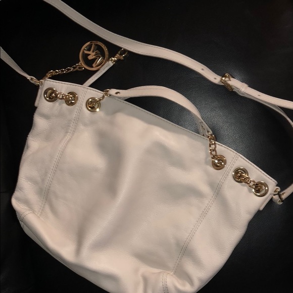 Michael Kors Handbags - ✅OPEN TO OFFERS✅M&K PURSE